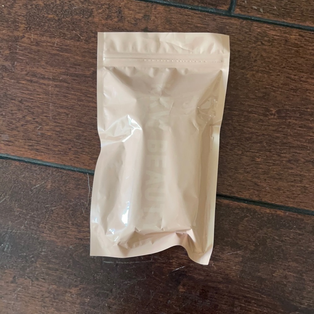 KKW BEAUTY ultralight beams& gloss Lavender